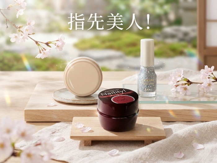 プロが選ぶ！ネイルアイテムで自分らしさを表現しよう