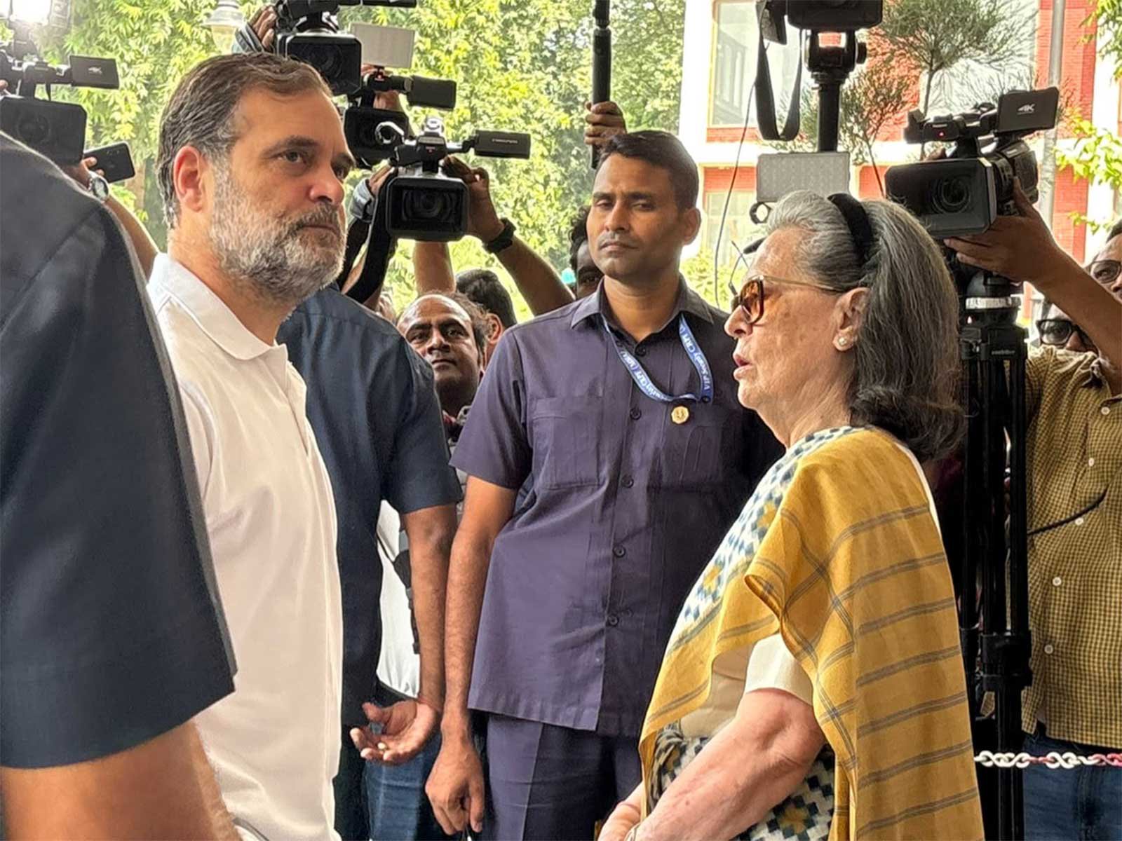 Rahul Gandhi, Mallikarjun Kharge, Sonia Gandhi arrive for INDIA bloc meeting