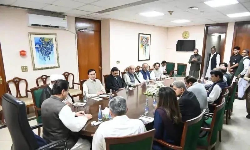 Political temperature rises as govt, PTI trade blame for talks collapse amid looming Islamabad march