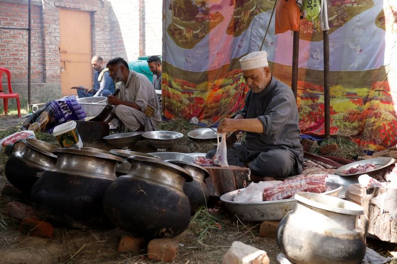 Kashmirs 600-year-old wedding-feast tradition Wazwan adapts to modern times