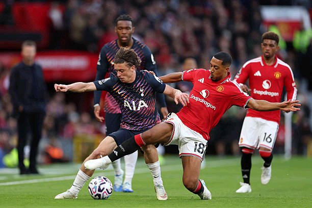 Latest Premier League Table After Man United Drew 1-1