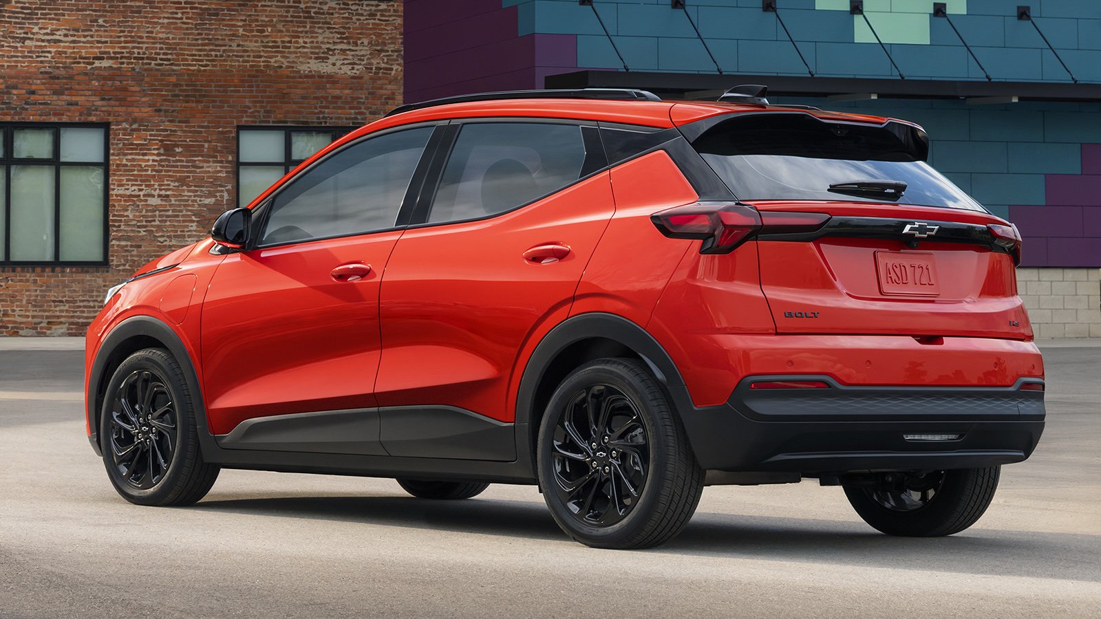 Enthusiasts Begged For The Return Of The Chevy Bolt, And Then It Flopped