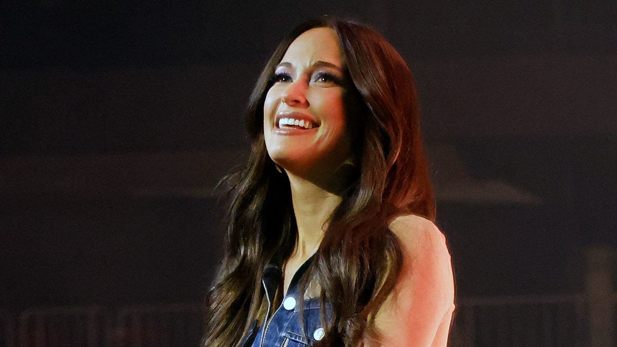 Musician Kacey Musgraves condemns Columbus as ‘the lamest person to probably ever exist’