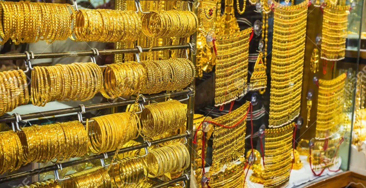 Per Tola Gold Price falls near Rs438,000 in Pakistan; Check Lahore, Karachi Gold Rates