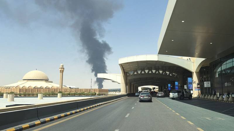 Houthi strike on Riyadh Airport kills 12, wounds 309 as Saudi Arabia vows response