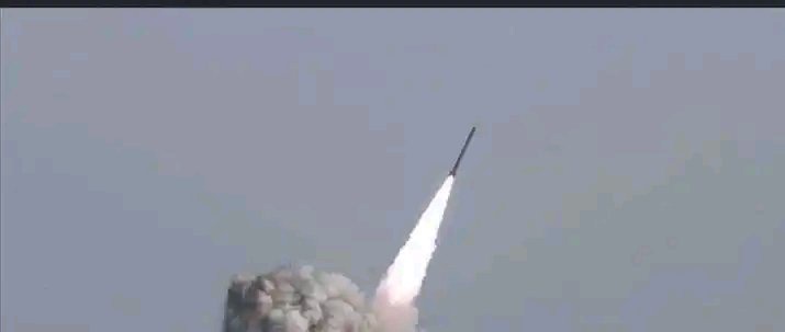 Iran’s New Missile Hit Shocks US Entire Navy Fleet Flees Hormuz