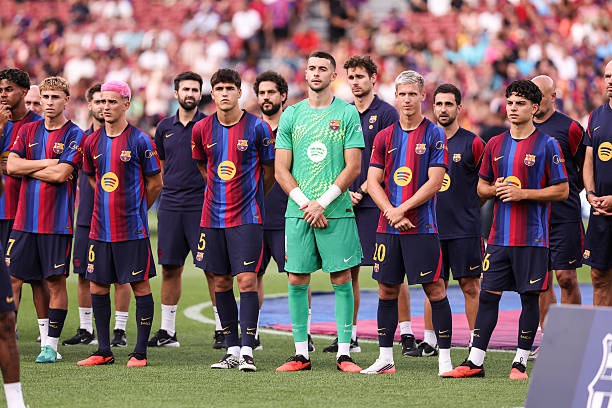 Barcelona Name Six Midfield Options as Star Faces Four Weeks Injury Lay-off