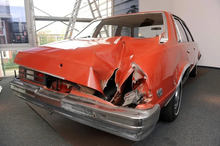 34 Years Ago, Teen’s Car Got Smashed by Something Hot to the Touch That Smelled Like Sulfur. It Turned Out Meteorite Was to Blame