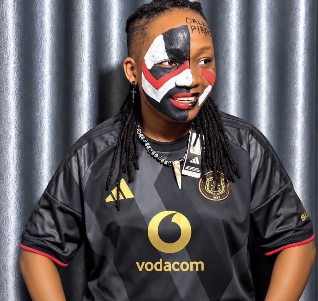 Nigerian Superfan’s Soweto Derby Challenge Puts Pirates And Chiefs In Focus