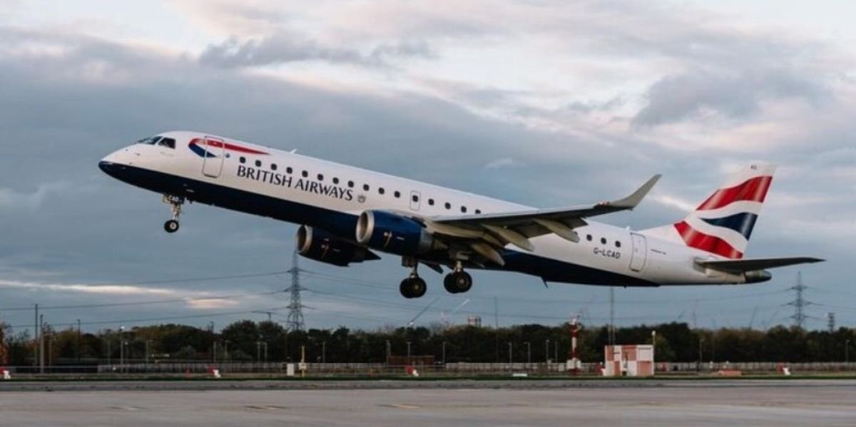 British Airways flight turns back to London Gatwick after mid-air emergency over ‘cracked window’
