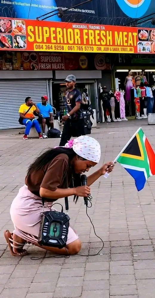 Mzansi Reacts After Video of Woman Praying for SA Goes Viral