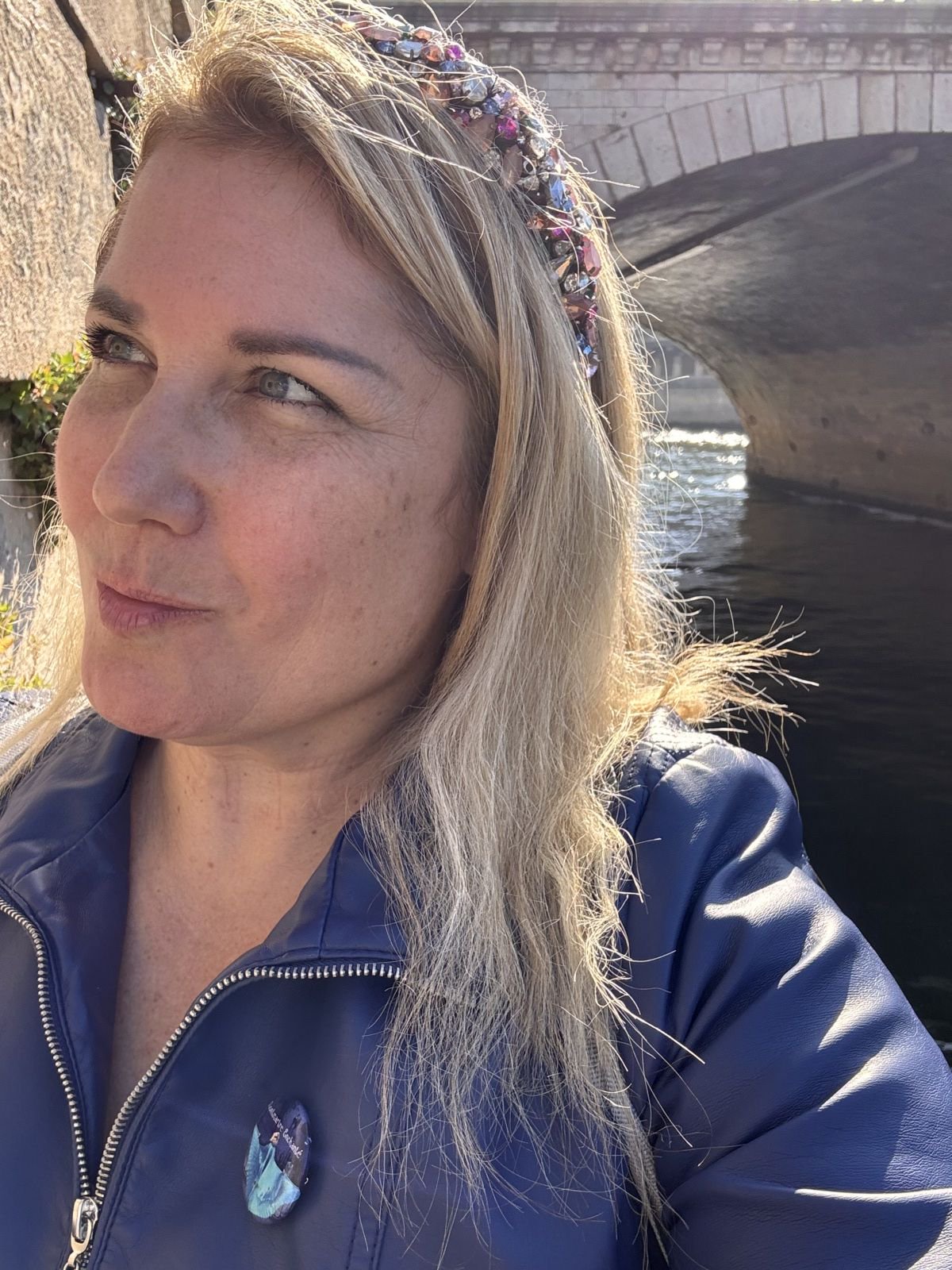 What makes Veronica Antonelli’s a cappella singing tour of cultural heritage sites unique, and how does it redefine the conventions of opera and tourism?