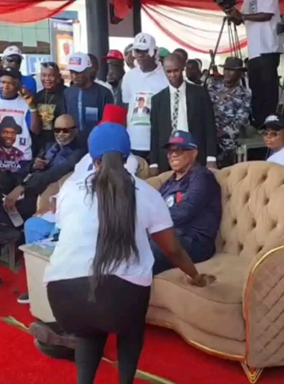 Hon. Natasha Osawaru Spotted With Presidential Candidate Peter Obi at a Gathering in Bayelsa