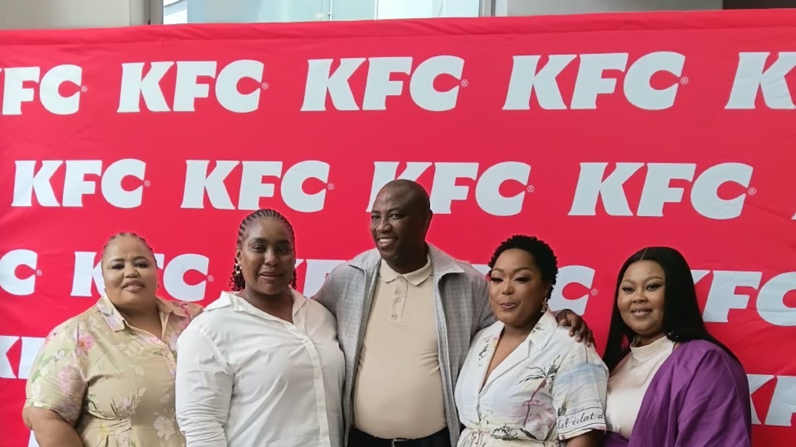 Mseleku and wives get along!