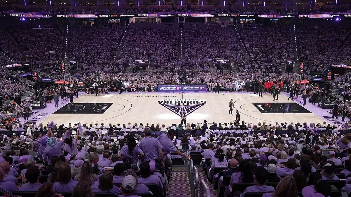 WNBA silent after Finals teams skip national anthem