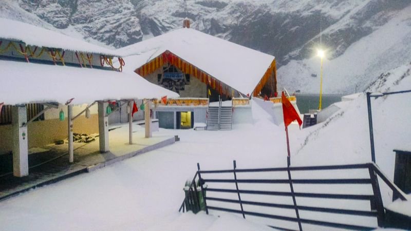 Portals of Hemkund Sahib closed for winter; 3.84 lakh devotees visited the shrine this year