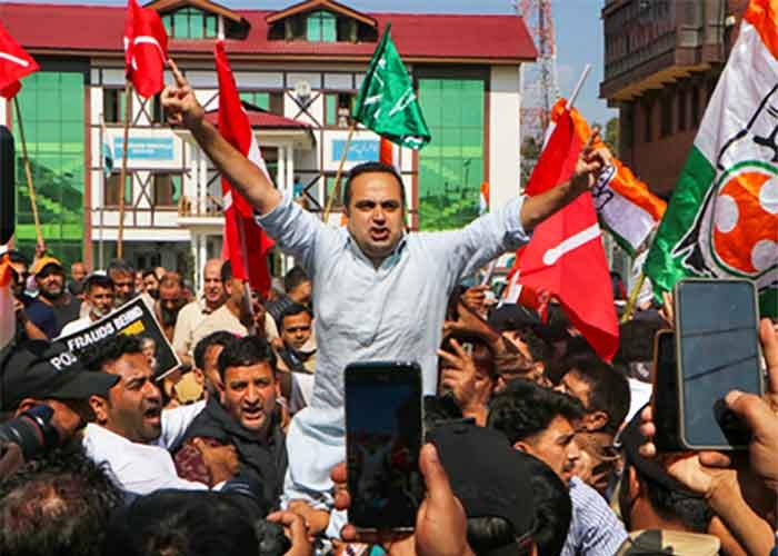INDIA Bloc Parties Stage Joint Protest in Srinagar Under ‘Save Democracy Week’ Campaign