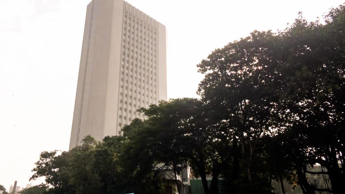 What is the impact of 25 basis points repo rate hike on borrowers?