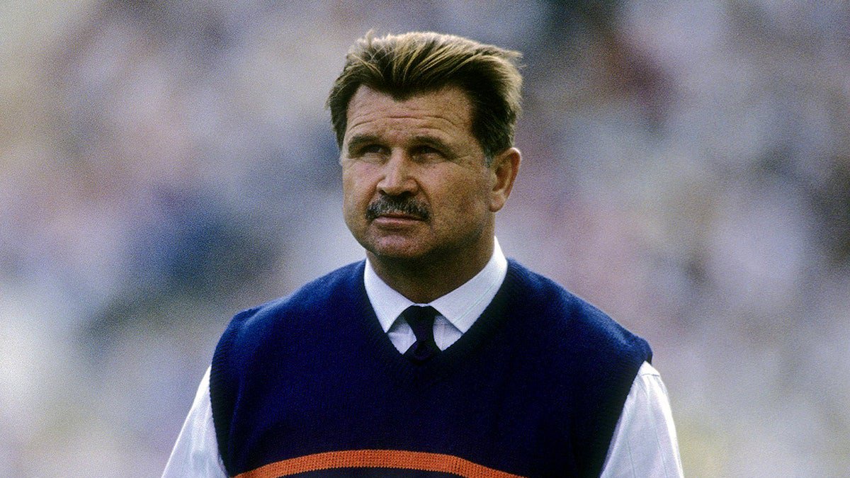 Mike Ditka tributes pour in from around the NFL including fans dressing like him in Green Bay