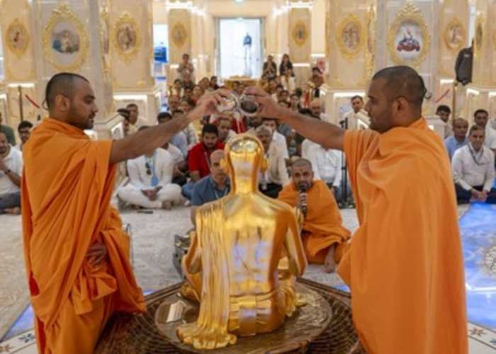 Abu Dhabi BAPS Hindu Mandir holds special prayers for injured pilot Smit Machchhar
