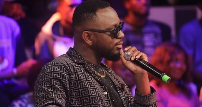 “Accusé de blanchiment d’argent” : DJ Kedjevara fait des révélations et annonce une plainte