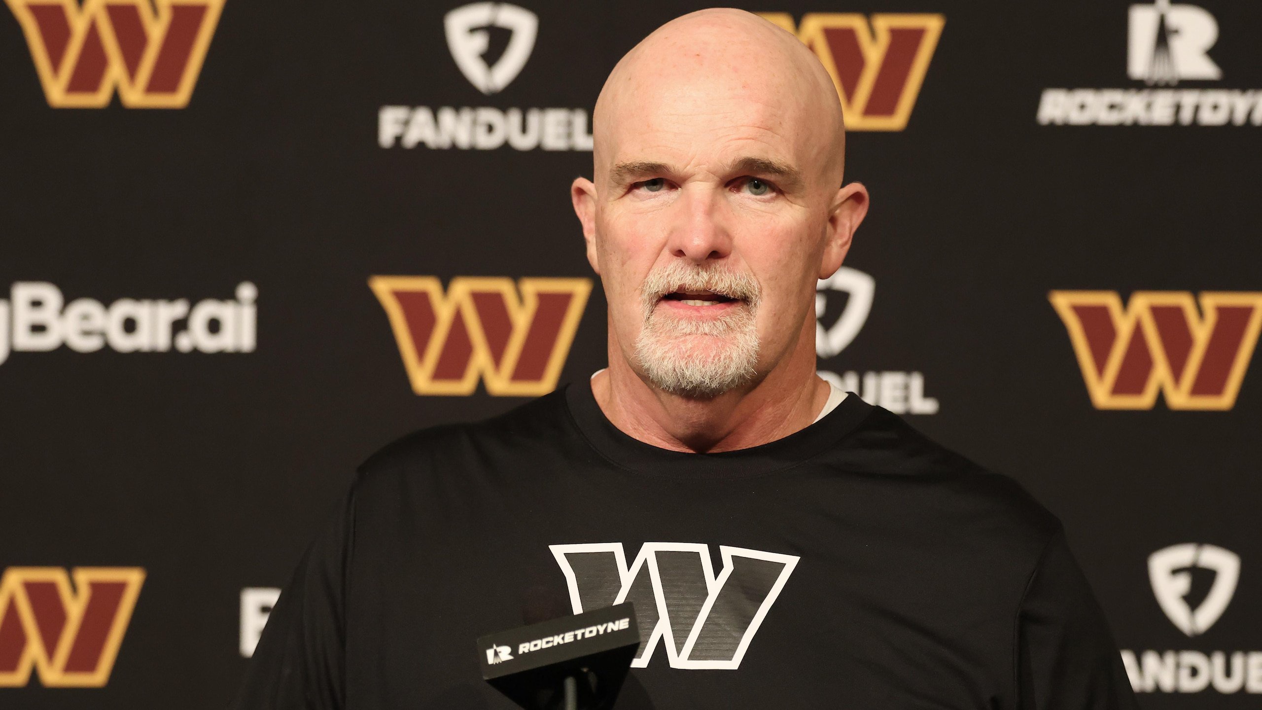 Dan Quinn Explains 4th Down Confusion After Viral Video During Commanders’ Loss to 49ers