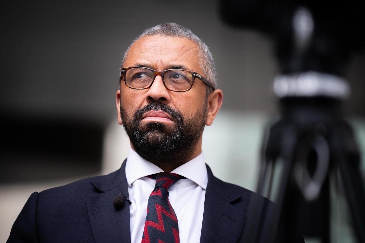 Most senior Tory mayor backs James Cleverly to take on Sadiq Khan in London