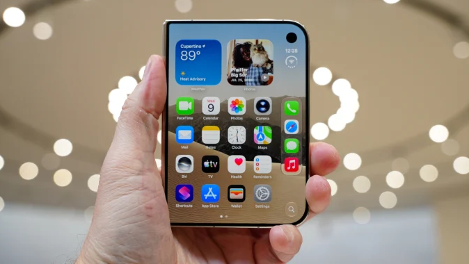 Apple iPhone 18 Pro vs. iPhone Duo: Don’t Buy Apple’s Foldable Until You Read This
