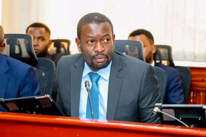 “Sifuna Hautanitisha” Sifuna Sees Bad Things as Raila Odinga Jr Roasts Him Badly During Turkana Tour