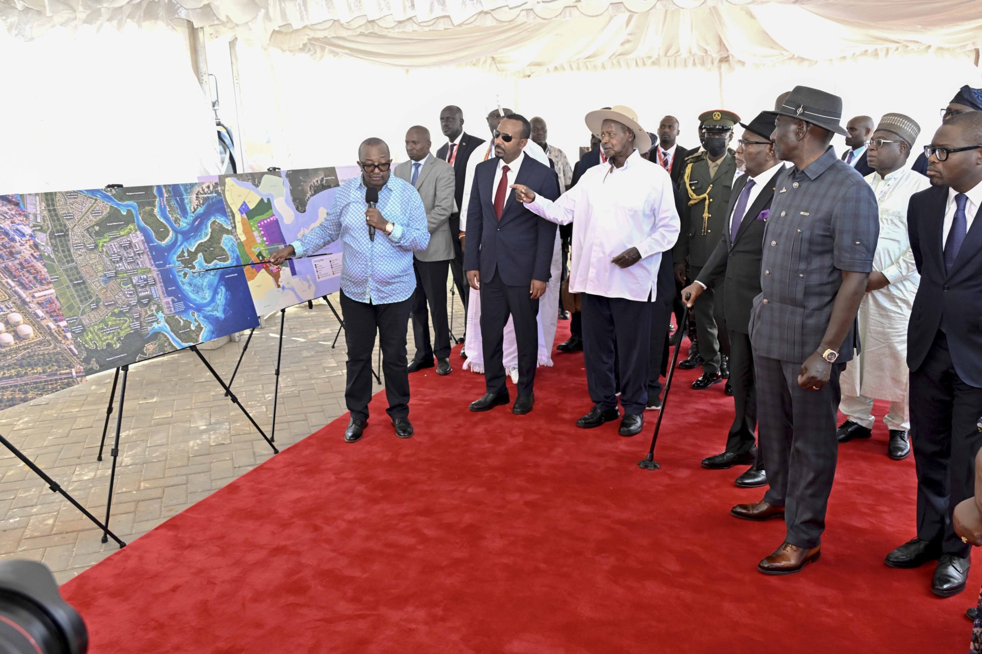 THREE-REFINERY SHOWDOWN! Museveni Holds Fire on Dangote’s Lamu Plant, Says Uganda, Kenya & Tanzania Can All Refine—Won’t Kill Each Other