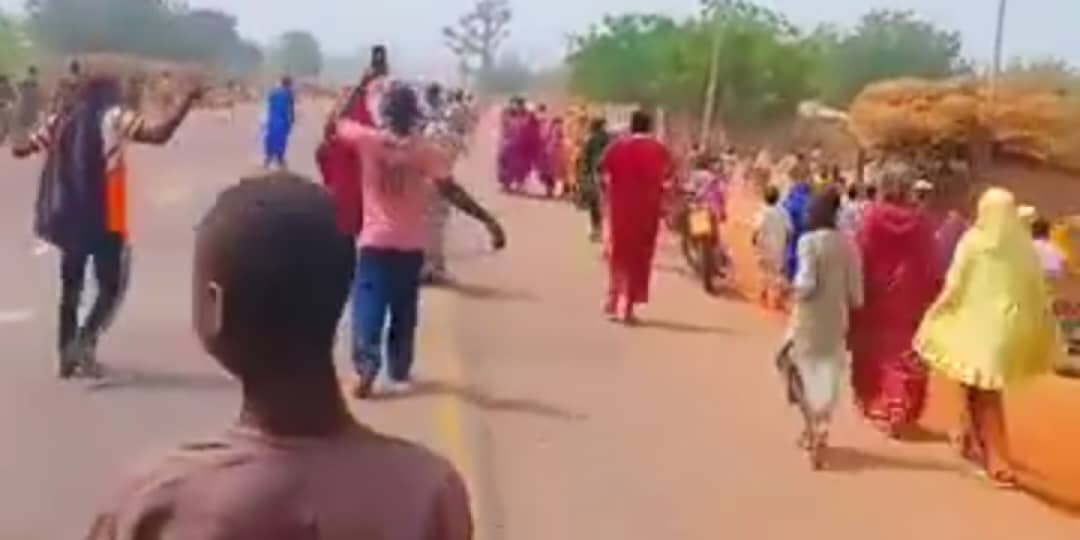 Angry Kano Youths Attack APC Lawmaker’s Convoy Over Alleged Neglect