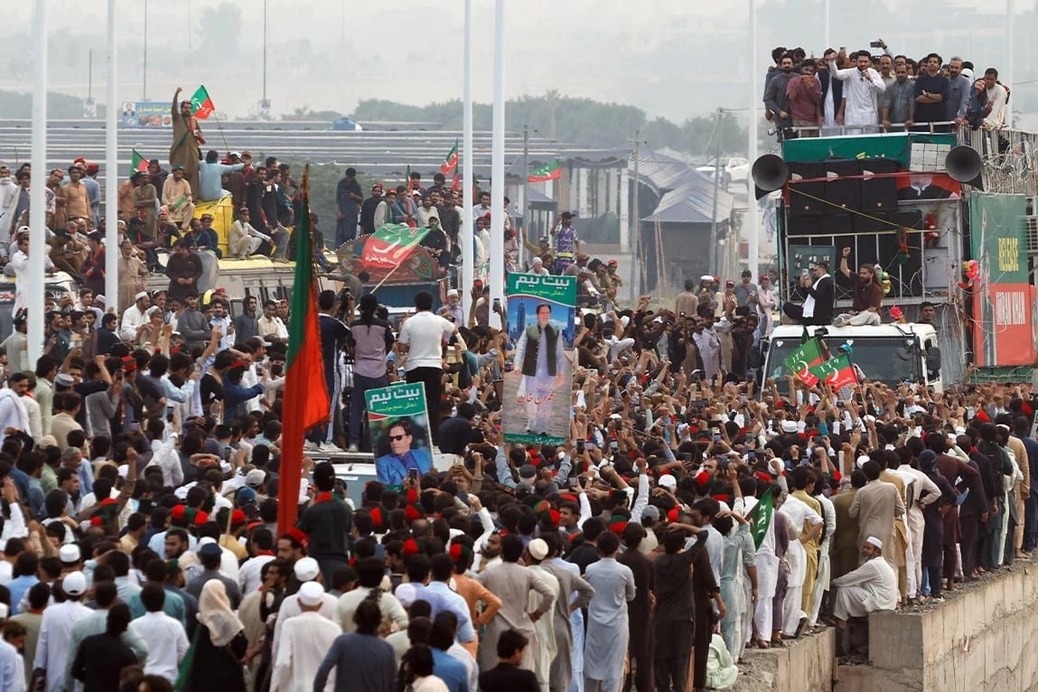 Rhetoric intensifies as Centre, PTI trade accusations amid deepening political standoff