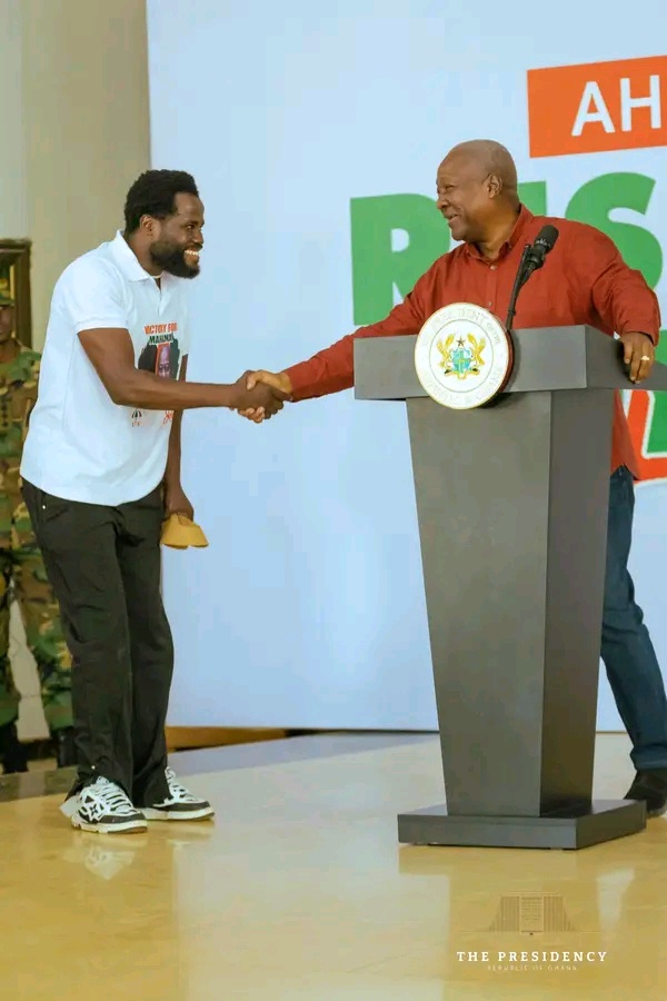 VIDEO: Ahafo Resident Goes Wild After Mahama Grants His Handshake Request During Engagement