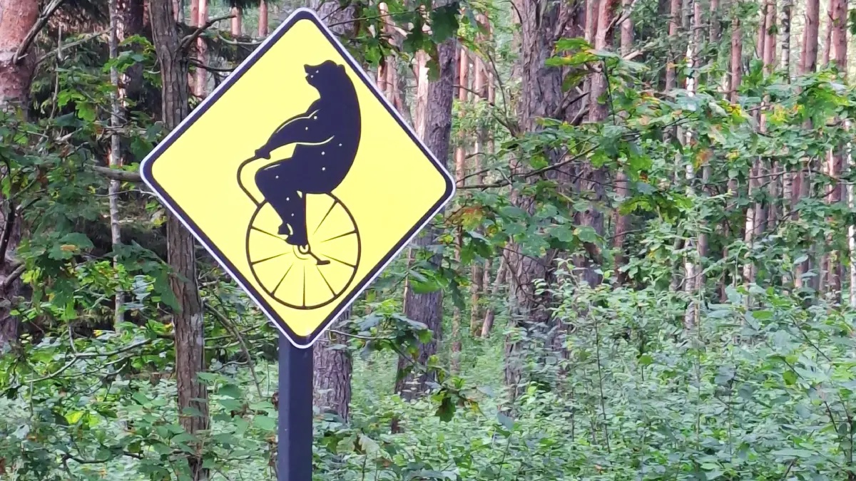 18 Signs That Made Their Intended Message Harder to Understand