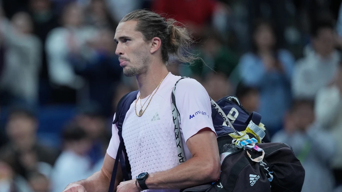 Alexander Zverev faces criticism as world number one ranking approaches