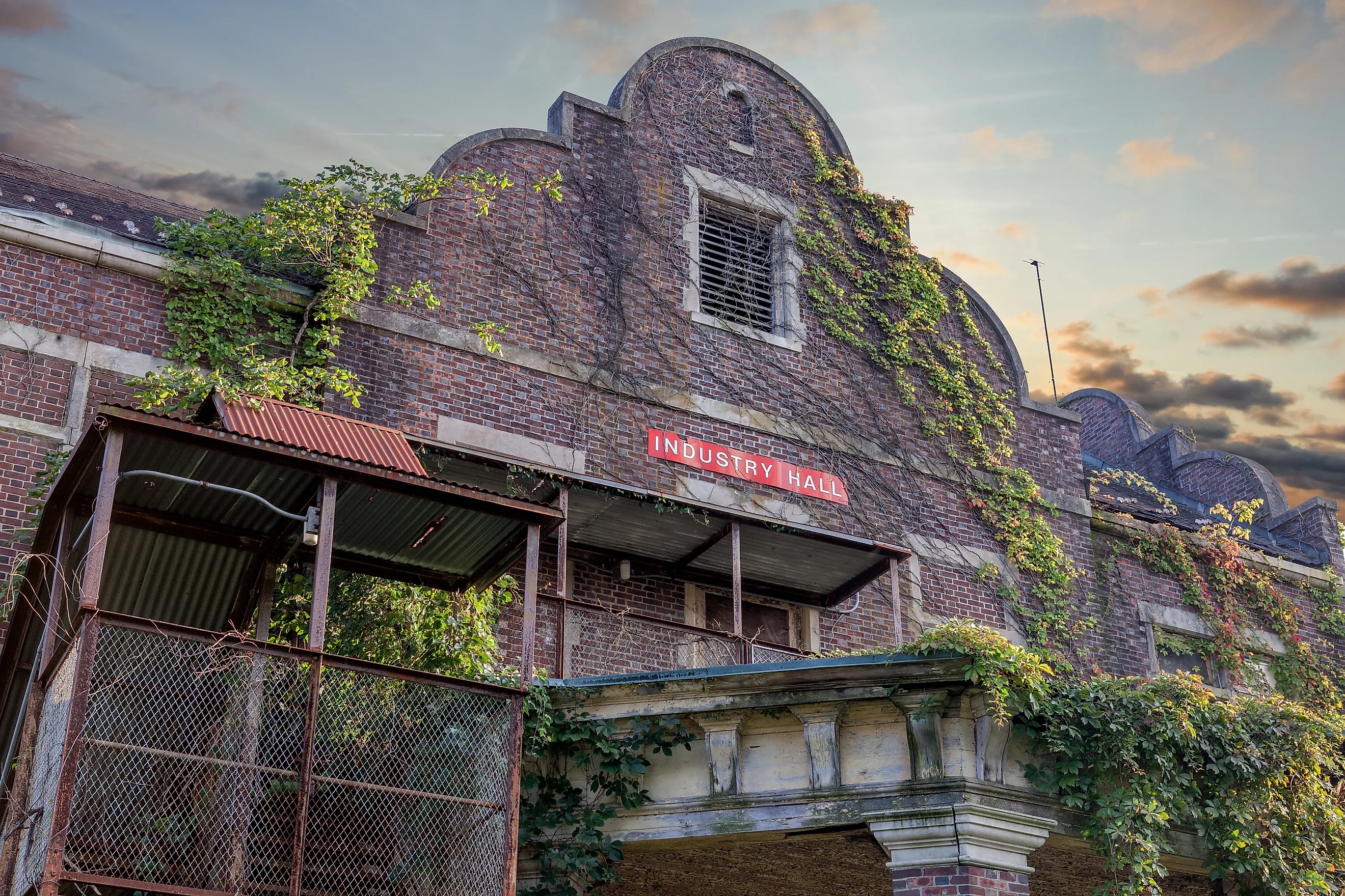 The Largest Haunted Attractions In America