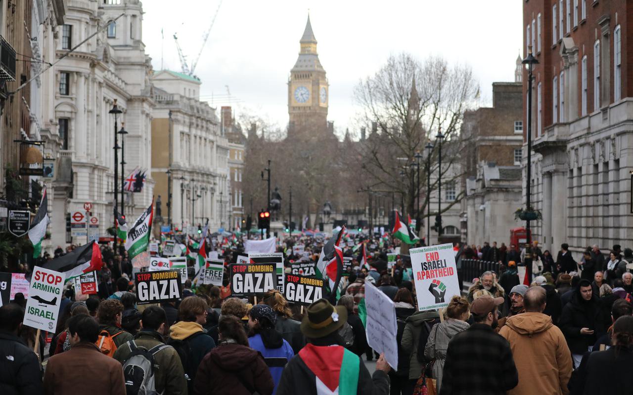 London protests LIVE: Thousands expected at huge pro-Palestine march and counter-demo on Embankment