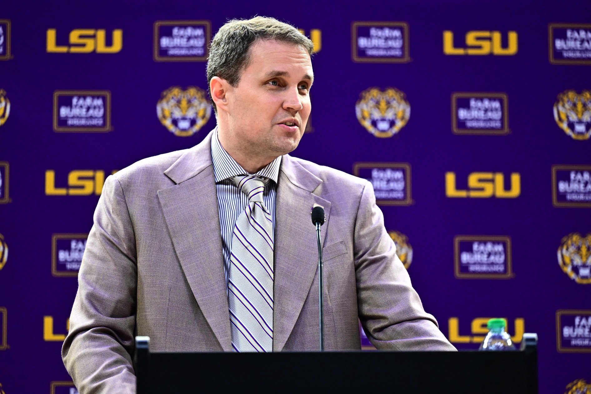 Fog surrounds LSU’s men’s basketball team as it rushes to fill out a roster