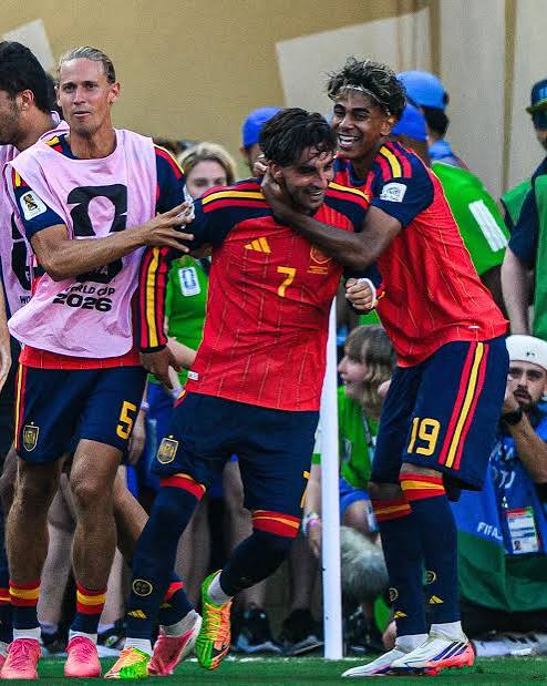 They Celebrated Spain’s World Cup-Winning Goal Together. Now Torres and Yamal Face Off