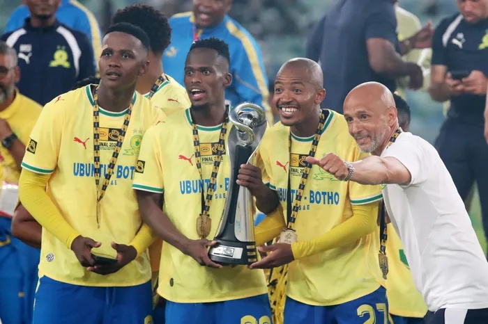 EXCLUSIVE | Vuyo Mere backs Mamelodi Sundowns’ stacked right-back battle