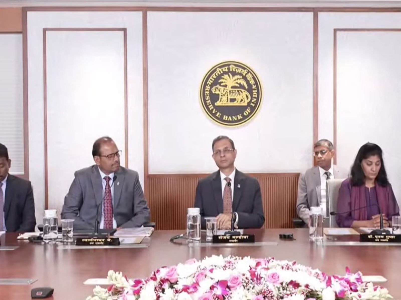 RBI considered 50 bps rate hike, rules out near-term cut; FCNR(B) liquidity to drain naturally