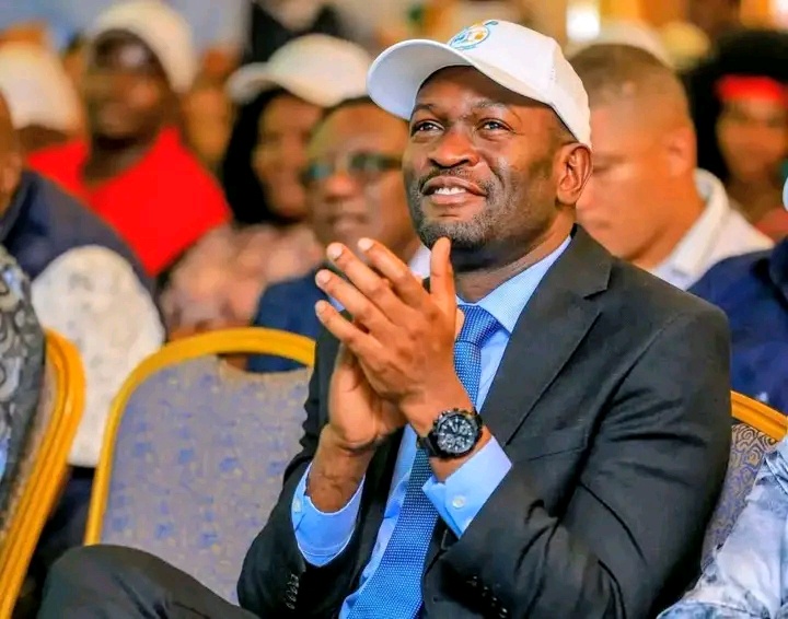 MUST WATCH: HOW Edwin Sifuna Receives Heroic Welcome at 45th CUEA Graduation Ceremony Amid Cheers