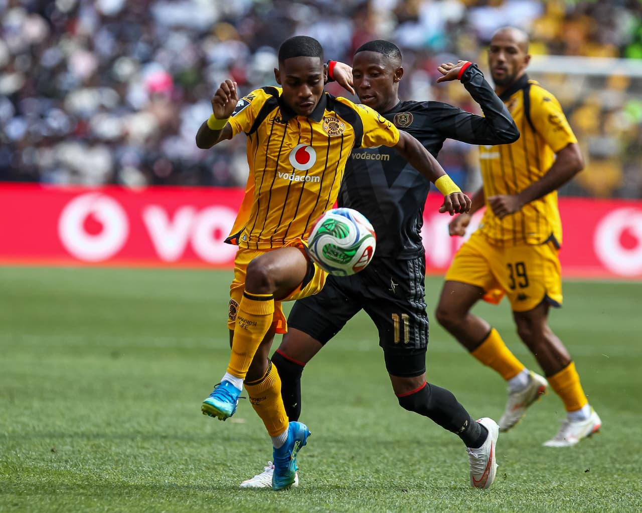 Orlando Pirates and Kaizer Chiefs Level at Half-Time in Soweto Derby