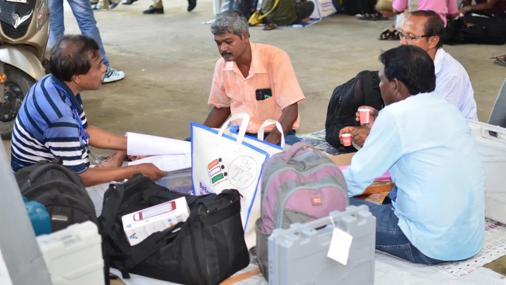 MLC polls in graduates, teachers seats | Unusual discrepancy: Voter’s name recorded as ‘bombspot’ in Marathi