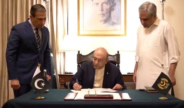 Centre imposes emergency, governor’s rule in KP; Army deployed, new CS appointed