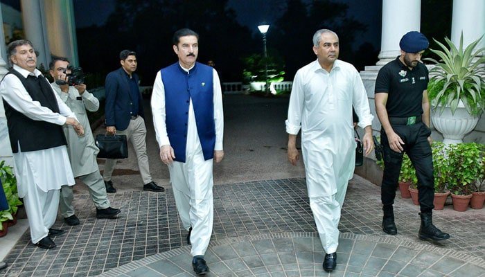 Mohsin Naqvi, KP governor agree on constitutional role to counter terrorism