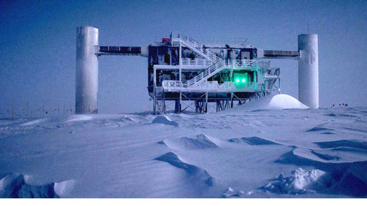 The Nobel for IceCube and the search for neutrinos from outer space