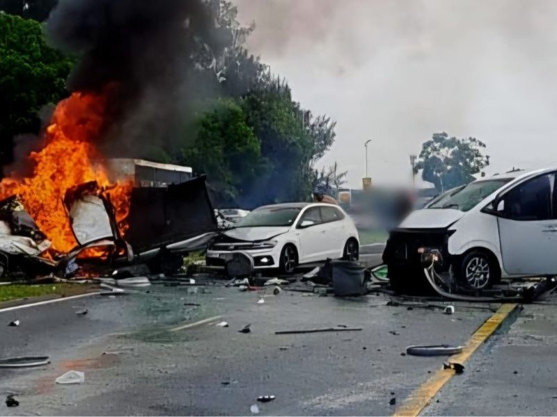 Woman killed in fiery multi-vehicle crash on Durban’s M4