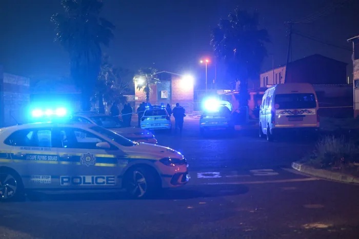 BLOODSHED IN BONTAS – Terrified mense forced indoors after deadly Sunday shooting