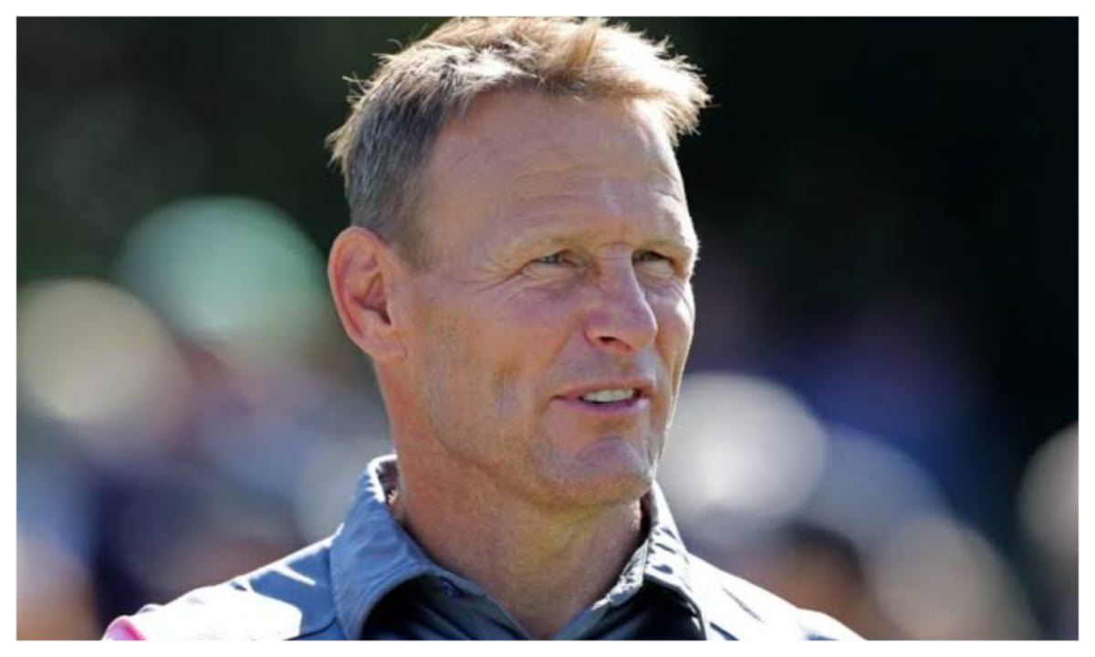EPL: Teddy Sheringham snubs Haaland, names best striker in England currently